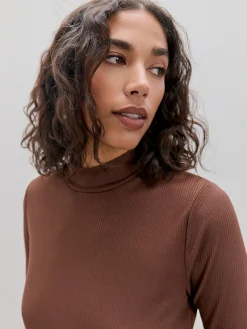 Encuentro Moda CAMISETA CANALE DETALLE