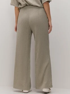Encuentro Moda PANTALON TEXTURA ABERTURAS